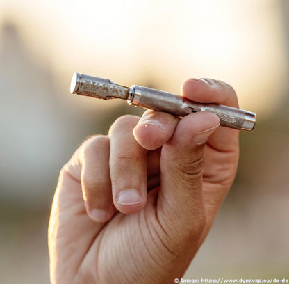 DynaVap M7 Mechanischer Verdampfer für Kräuter inkl. Metall-Case und Feuerzeug